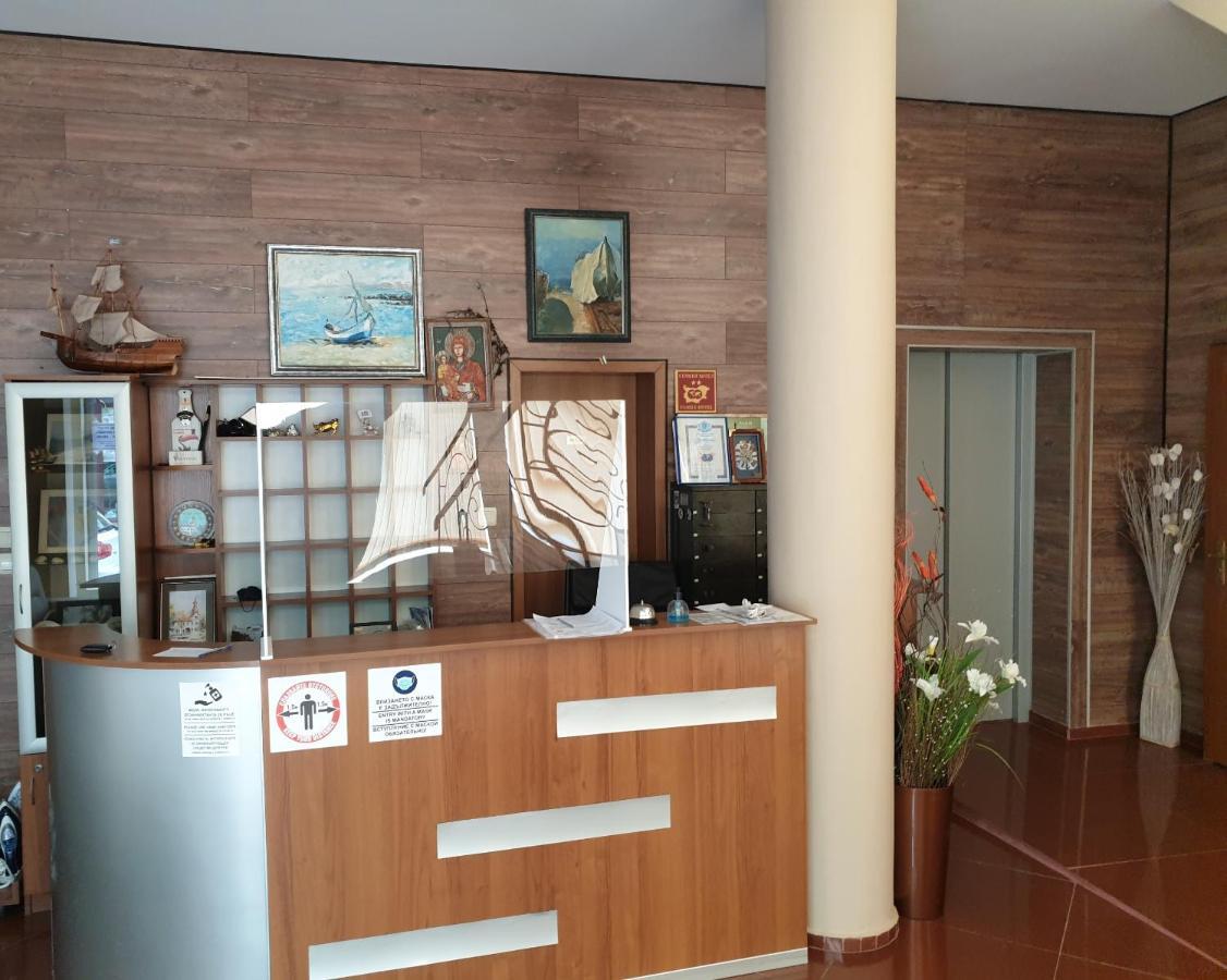 Family Hotel Diana Pomorie Exterior photo