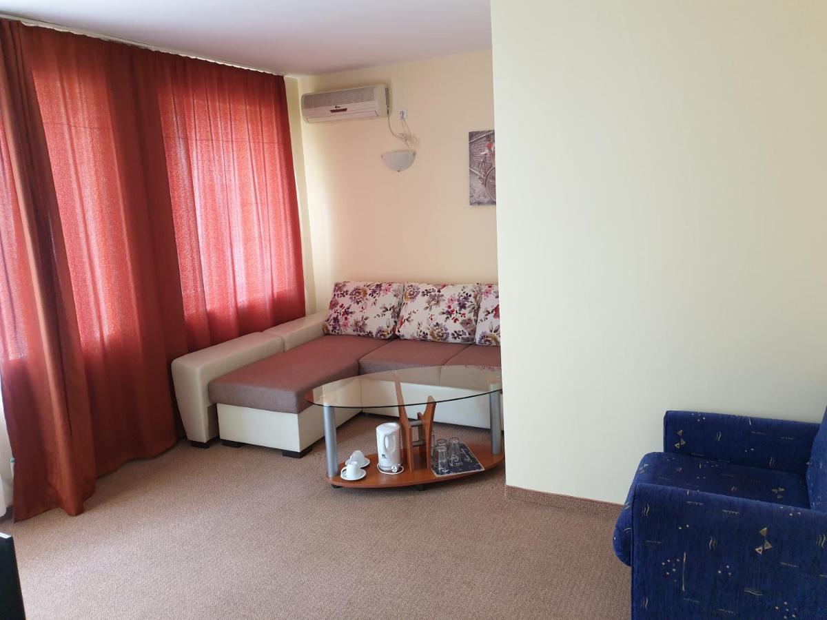 Family Hotel Diana Pomorie Exterior photo