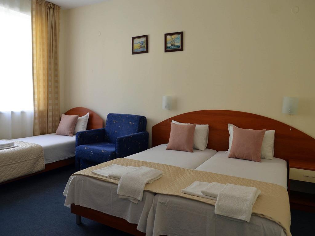 Family Hotel Diana Pomorie Exterior photo