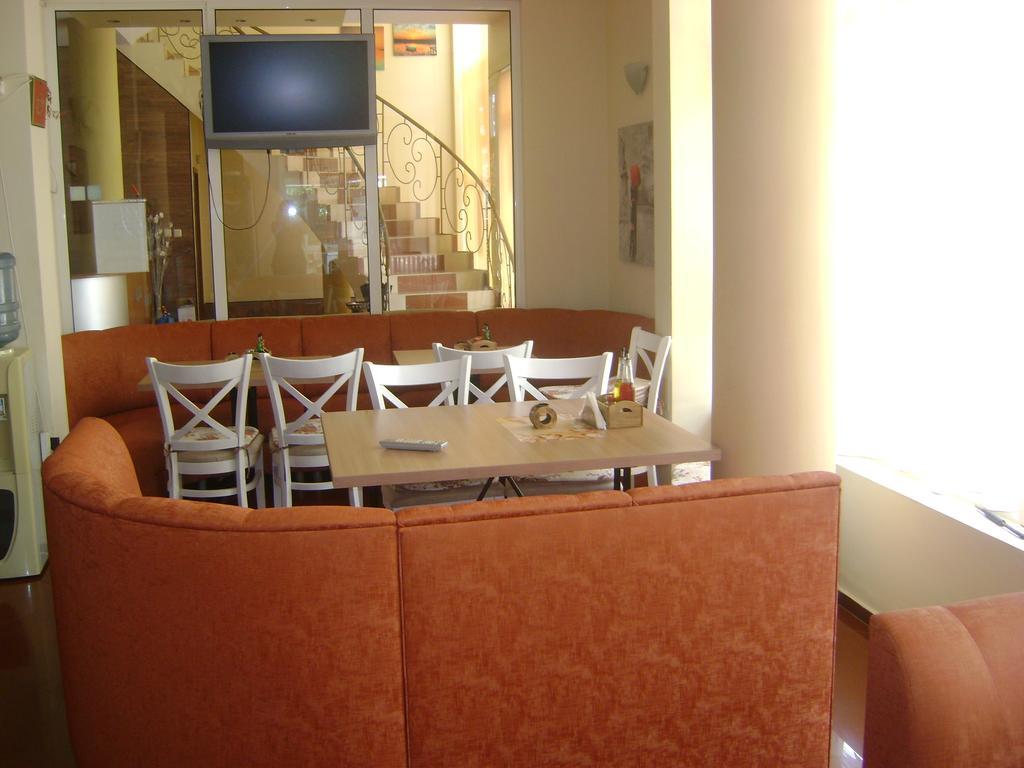 Family Hotel Diana Pomorie Exterior photo