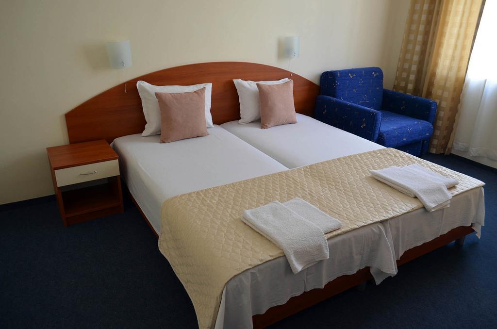 Family Hotel Diana Pomorie Exterior photo