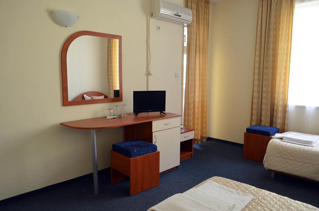 Family Hotel Diana Pomorie Exterior photo