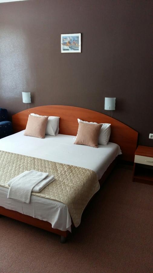 Family Hotel Diana Pomorie Exterior photo